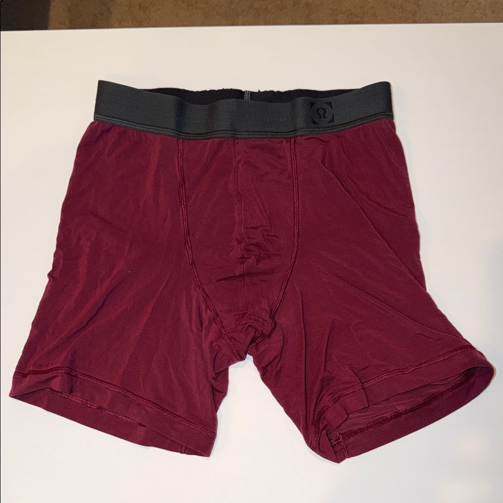 lululemon athletica men’s all in motion 6” S